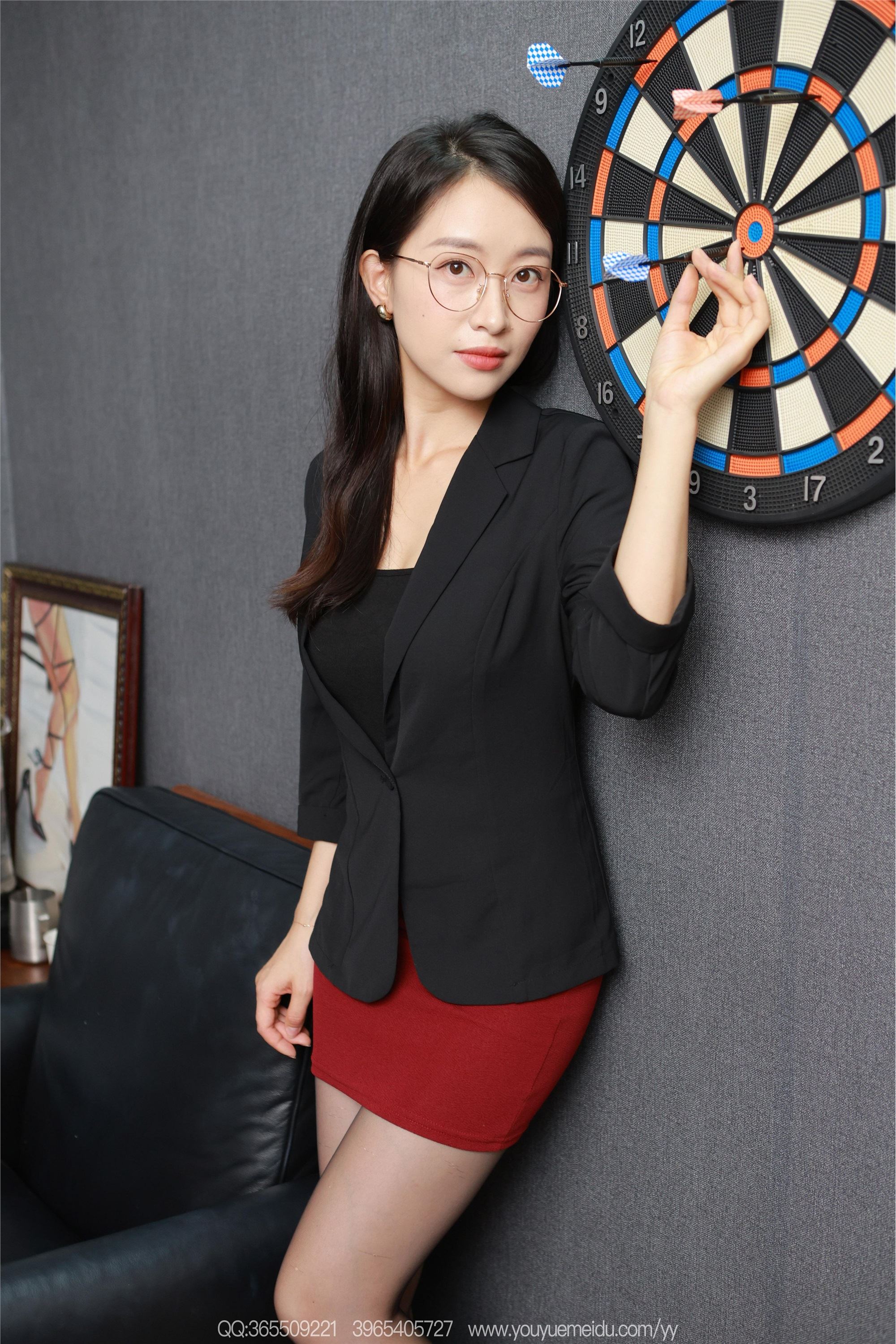 IESS异思趣向  2025.09.11 丝享家 2155 小婕《御姐包臀裙》